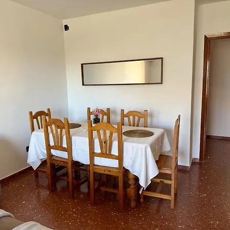 Bright & Spacious In Centre Nerja
