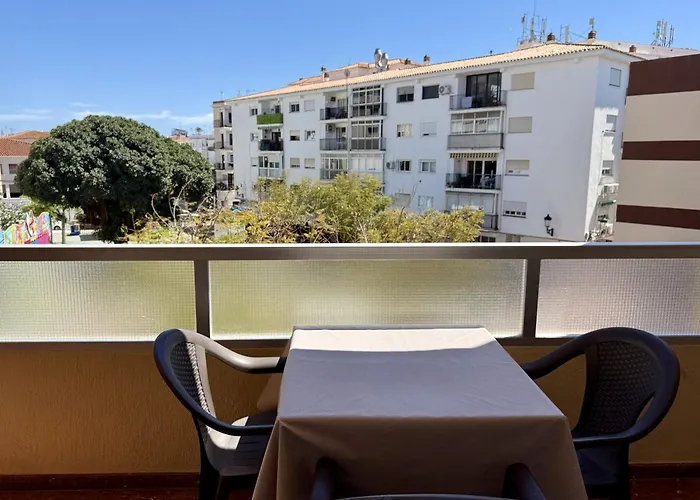 Bright & Spacious In Centre *