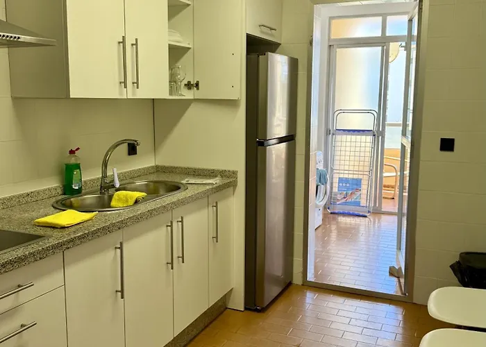 Bright & Spacious In Centre Nerja