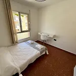 Апартаменты Bright & Spacious In Centre