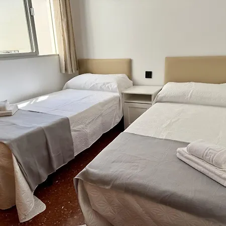 Bright & Spacious In Centre *