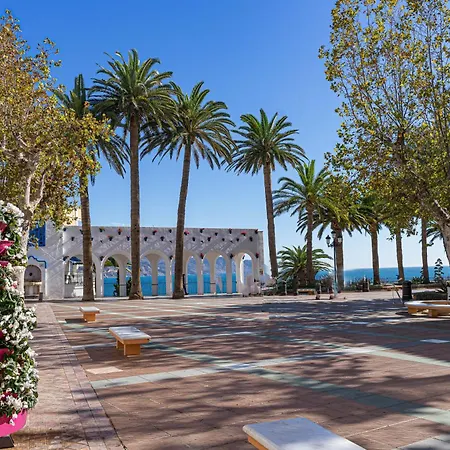 Apartamento Bright & Spacious In Centre Nerja
