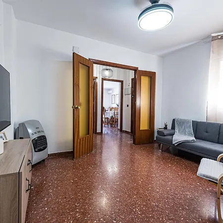 Bright & Spacious In Centre Nerja