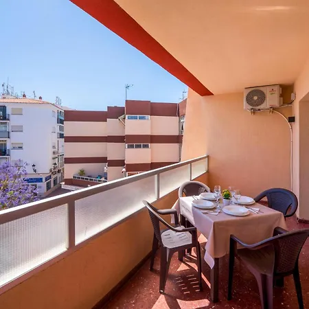 Апартаменты Bright & Spacious In Centre Нерха