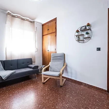 Bright & Spacious In Centre Apartamento