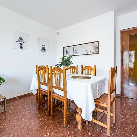 Bright & Spacious In Centre
