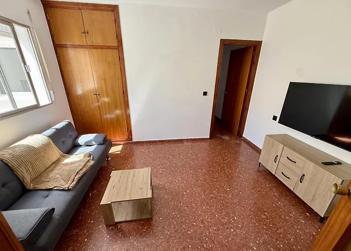 Bright & Spacious In Centre Apartament